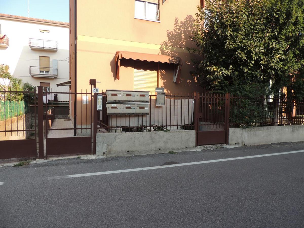 Apartmán Appa49 Vicino Ospedale Borgo Roma, Fiera E Univr Verona Exteriér fotografie
